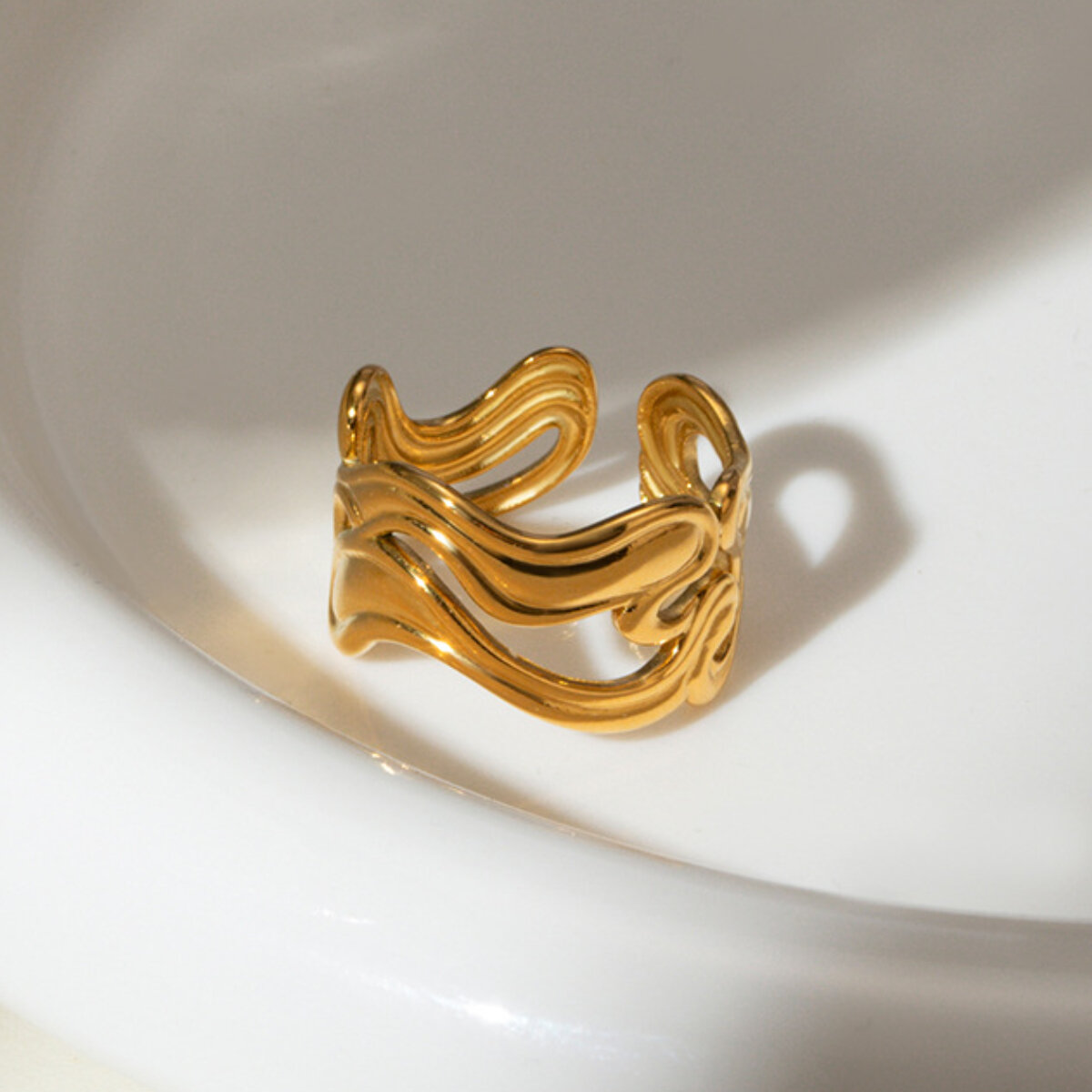 1 par de anillos ajustables para mujer de acero inoxidable chapados en oro de 18 quilates con línea de estilo simple h5 Imagen3