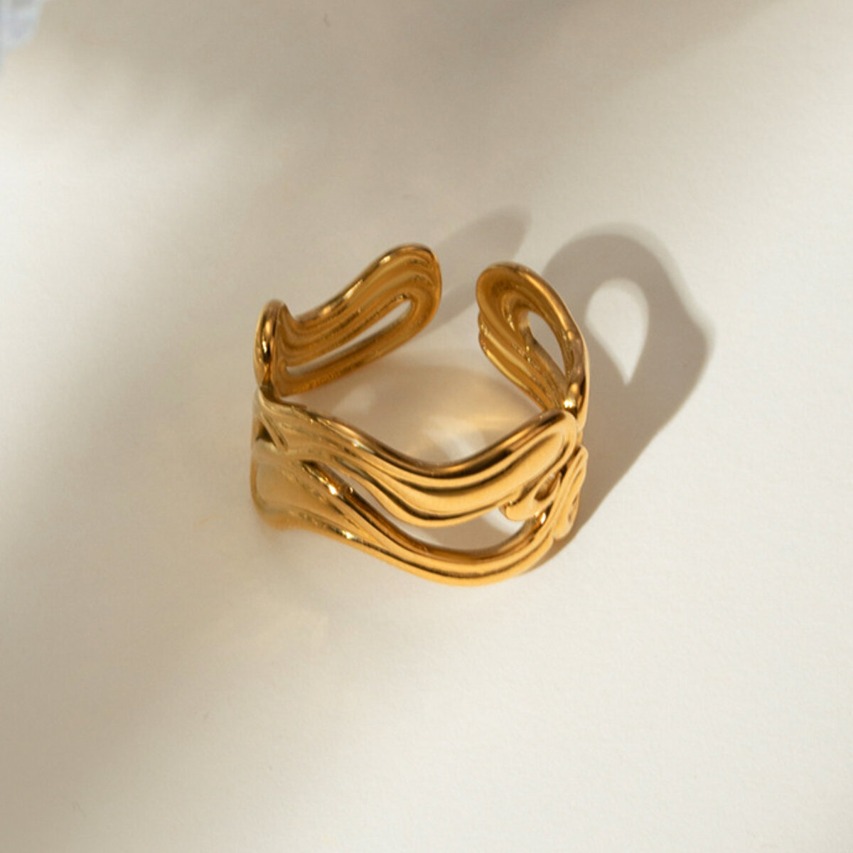 1 par de anillos ajustables para mujer de acero inoxidable chapados en oro de 18 quilates con línea de estilo simple Imagen4