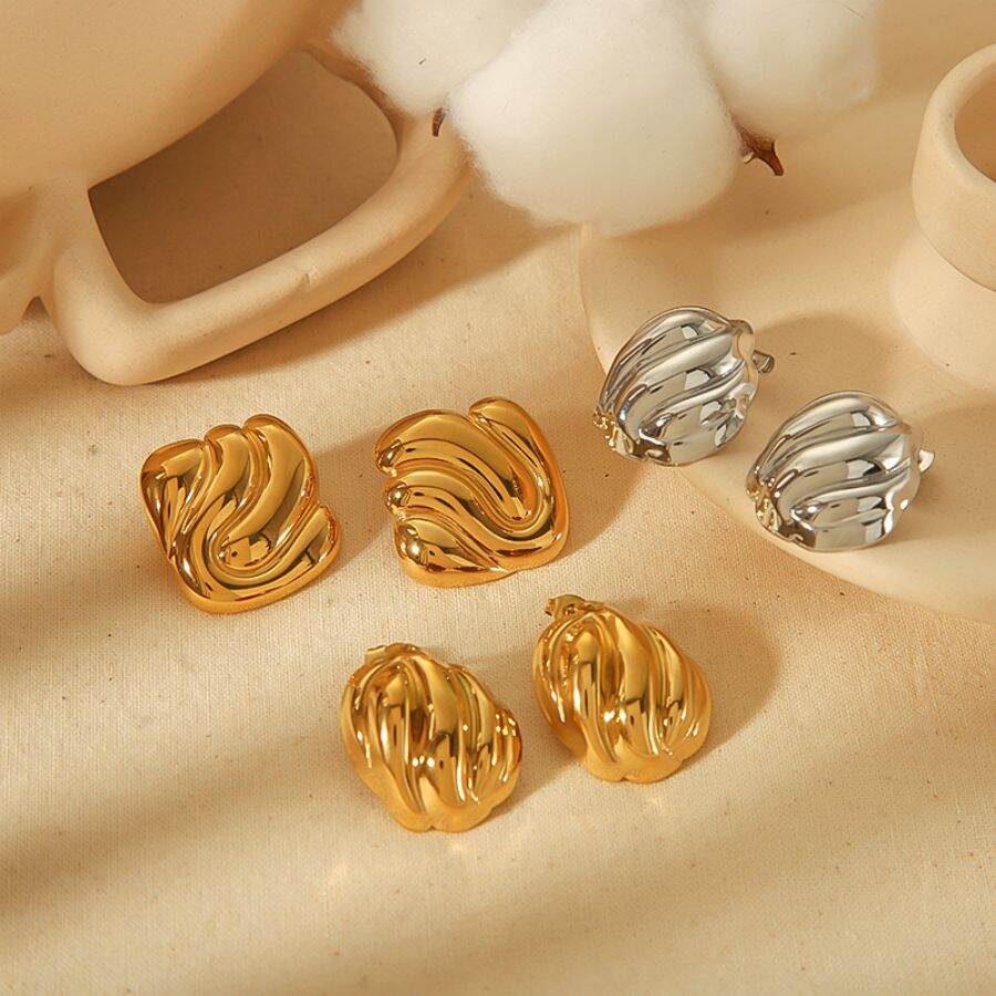 1 paio di orecchini a bottone da donna in acciaio inossidabile placcato oro 18K, serie semplice e geometrica Immagine3