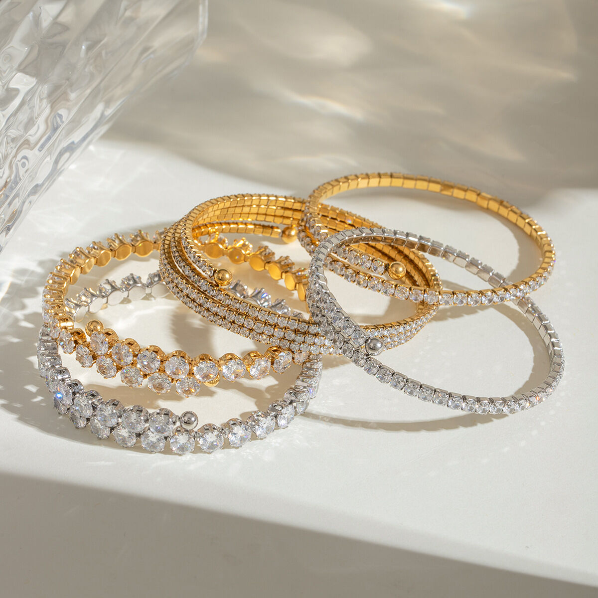 Pulsera de acero inoxidable con circonitas doradas, resistente al agua, 1 unidad