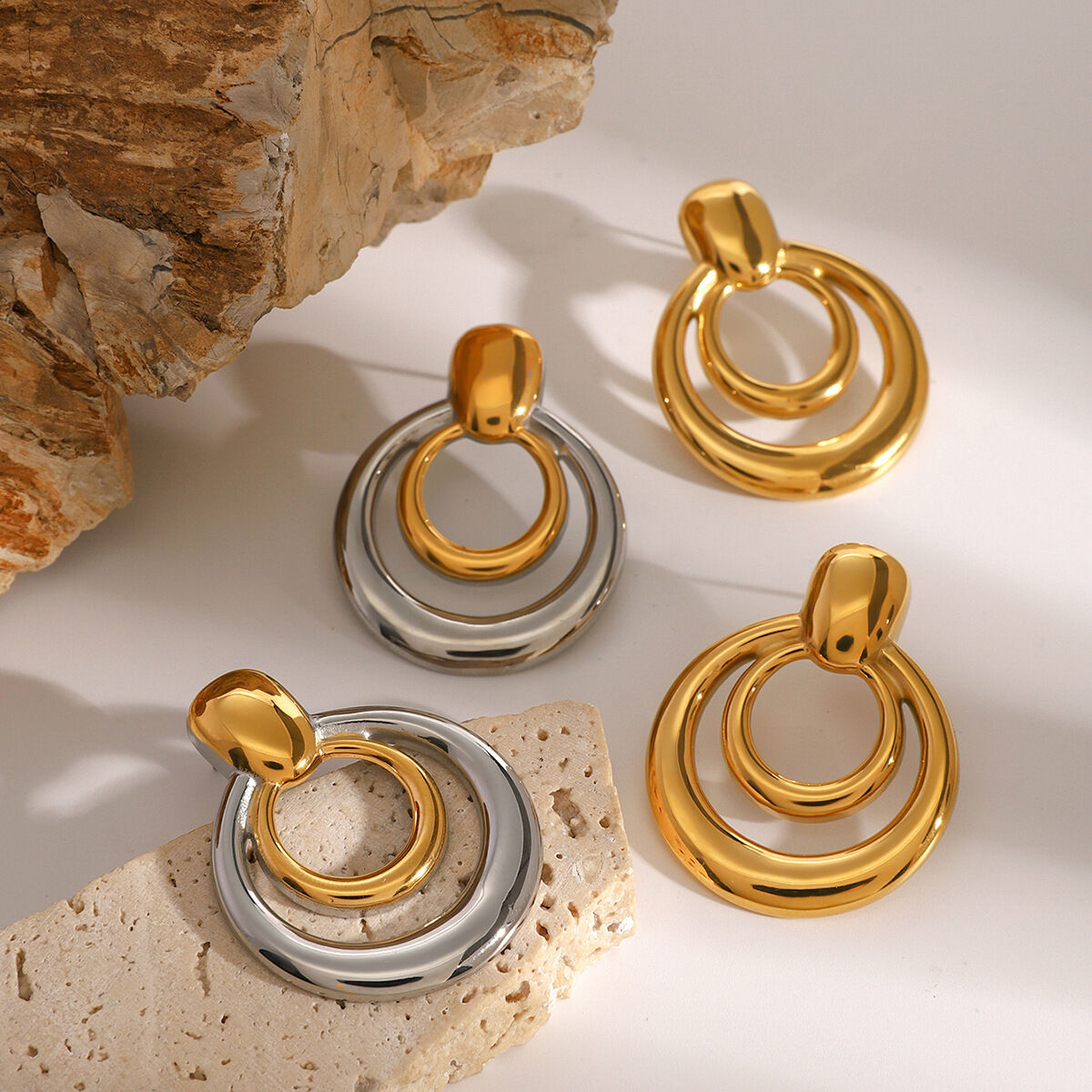 1 pair simple classic style hollowed-out round shape titanium steel  gold plated women's stud earrings