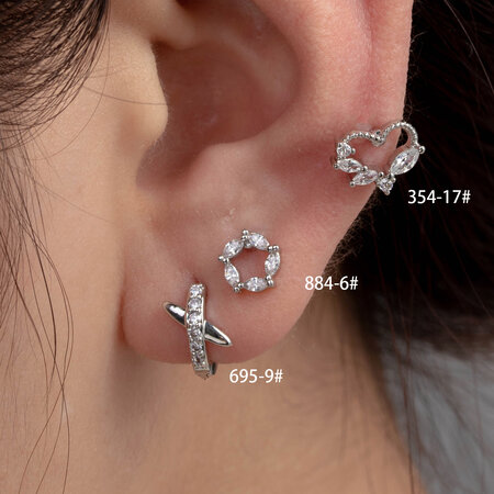 Pendientes de perforación para mujer, de acero titanio, sin chapado, con forma de corazón, de serie simple, con circonitas