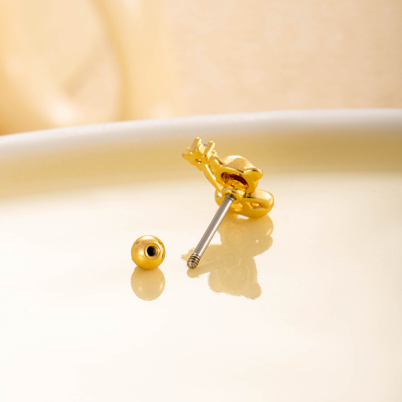 Boucles d'oreilles piercing femme Simple Series Simple Animal en acier titane sans placage, avec zircon. Image6