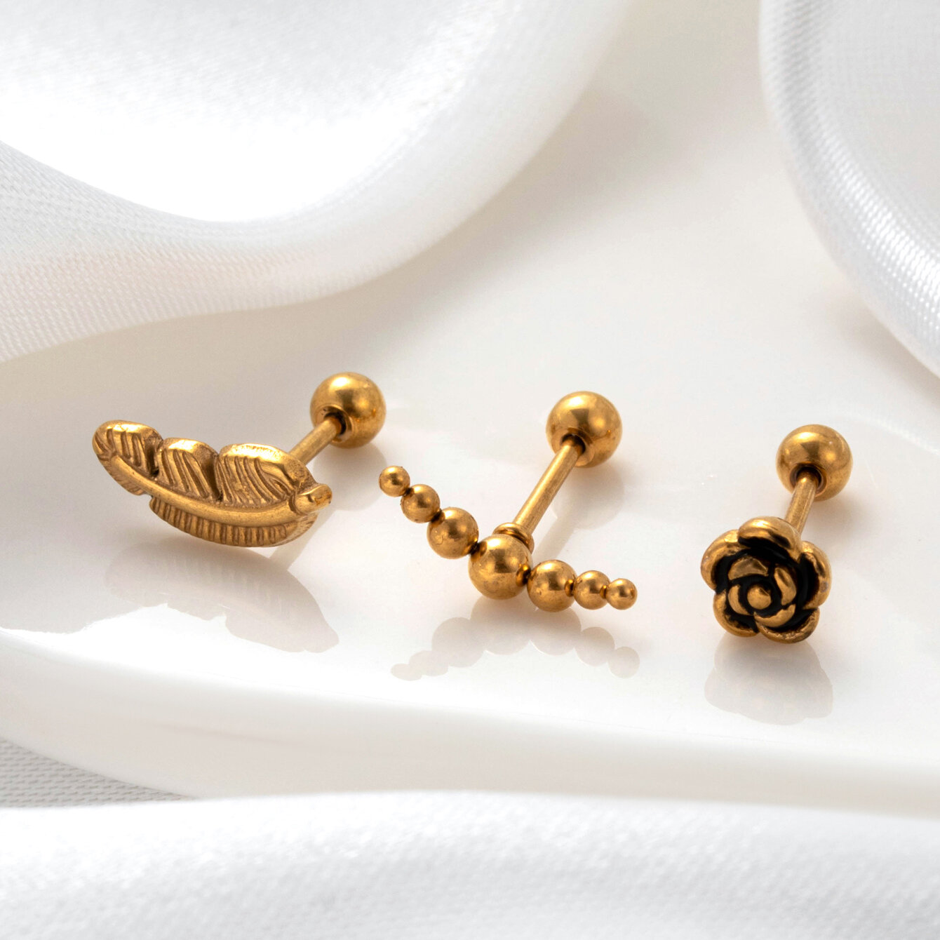 Pendientes de perforación para mujer, de acero titanio, sin chapado, con diseño de flor simple, serie simple, 1 unidad 2
