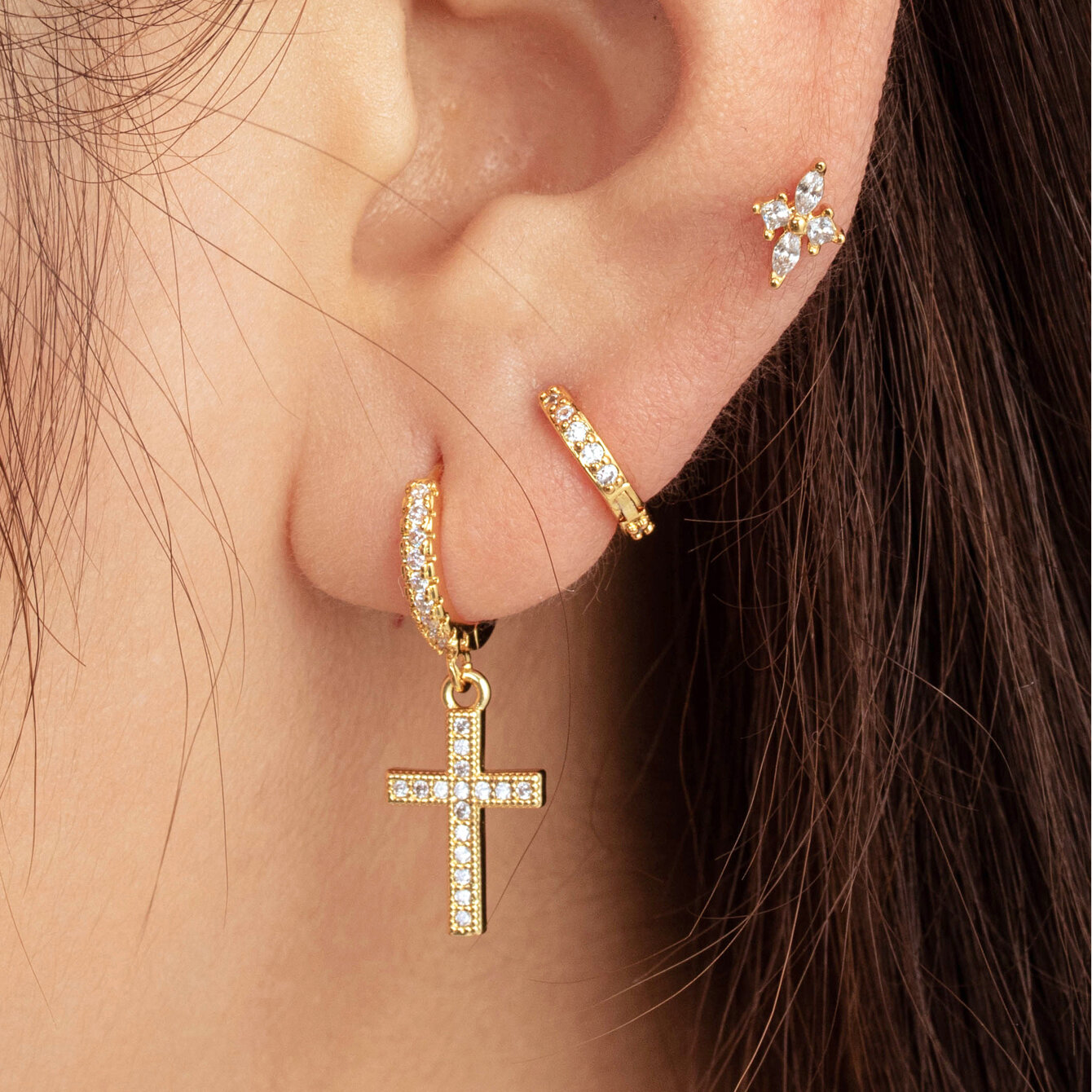Pendientes de perforación para mujer, serie simple, con forma de cruz clásica de cobre, sin chapado, con circonitas