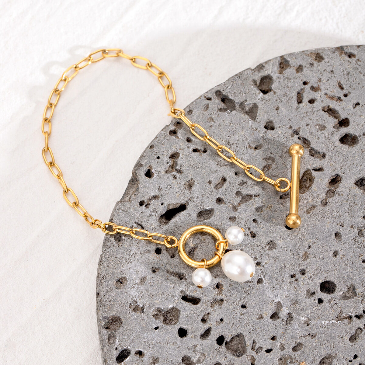 1 pezzo semplice serie dolce geometrico acciaio inossidabile placcato oro 18K perle artificiali donne braccialetti con ciondoli h5 Immagine5