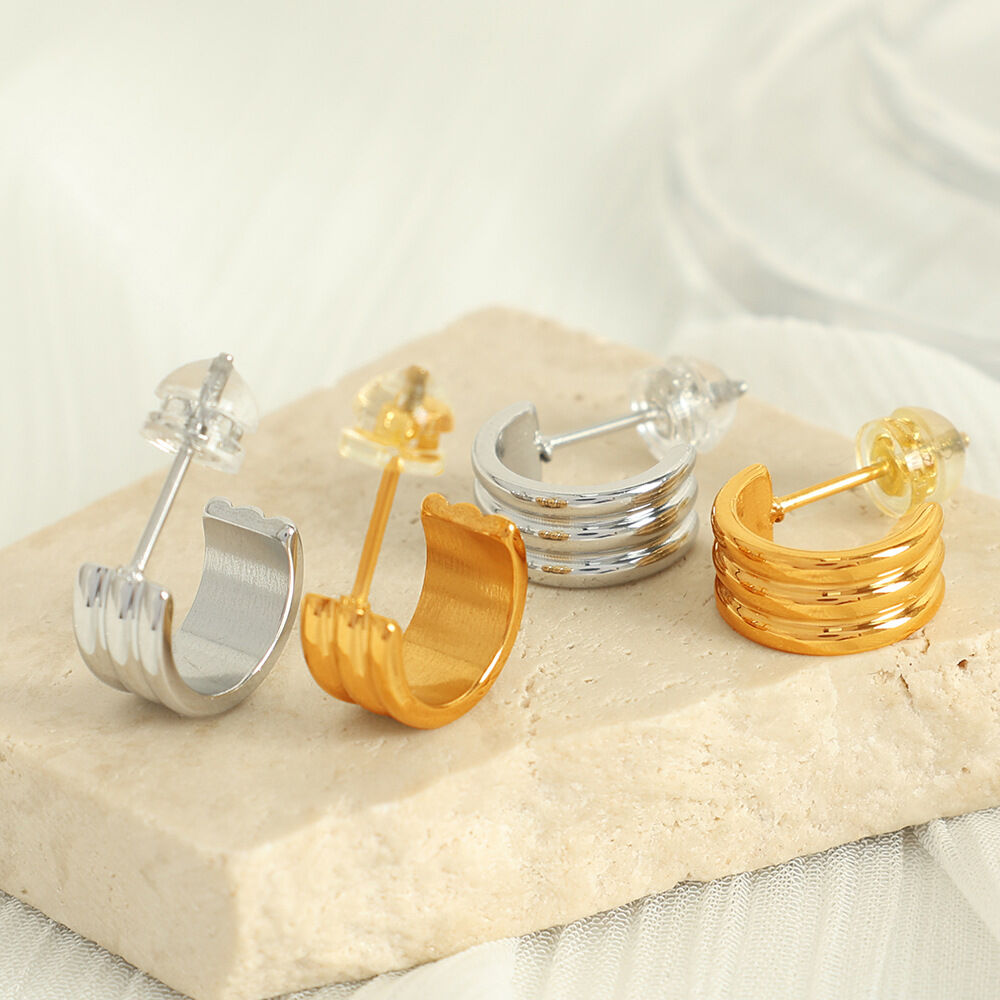 1 paio di orecchini a bottone da donna in acciaio al titanio placcati oro, semplici e classici, geometrici Immagine7