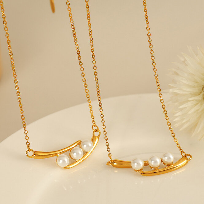 Collar con colgante de perlas artificiales para mujer, serie simple, retro, de acero inoxidable chapado en oro de 18 quilates. h5 Imagen8