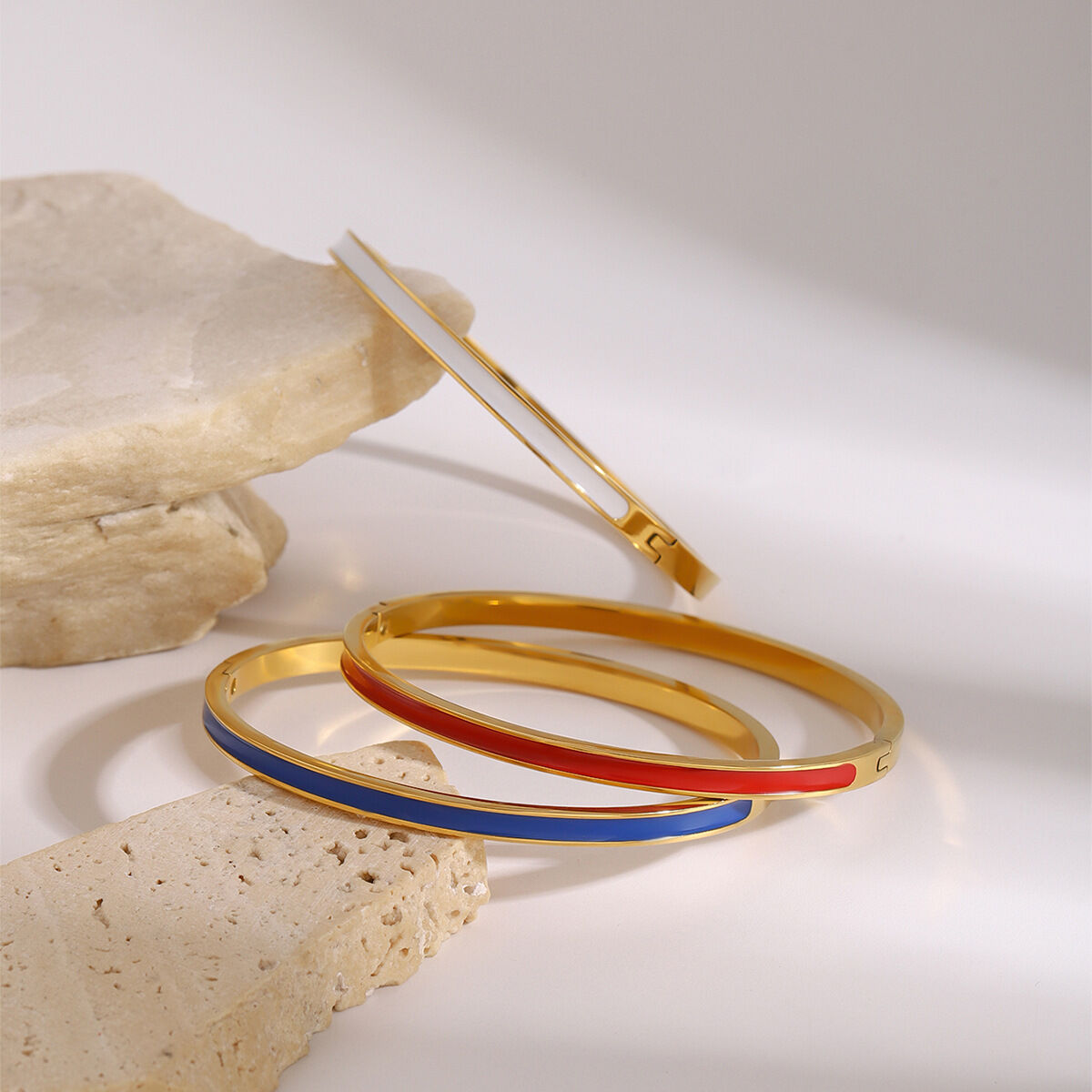 1 stuk eenvoudige serie  ronde roestvrijstalen  vergulde damesarmbanden