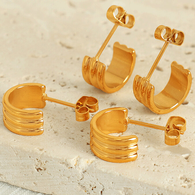 1 paio di orecchini a bottone da donna in acciaio al titanio placcati oro, semplici e classici, geometrici Immagine5