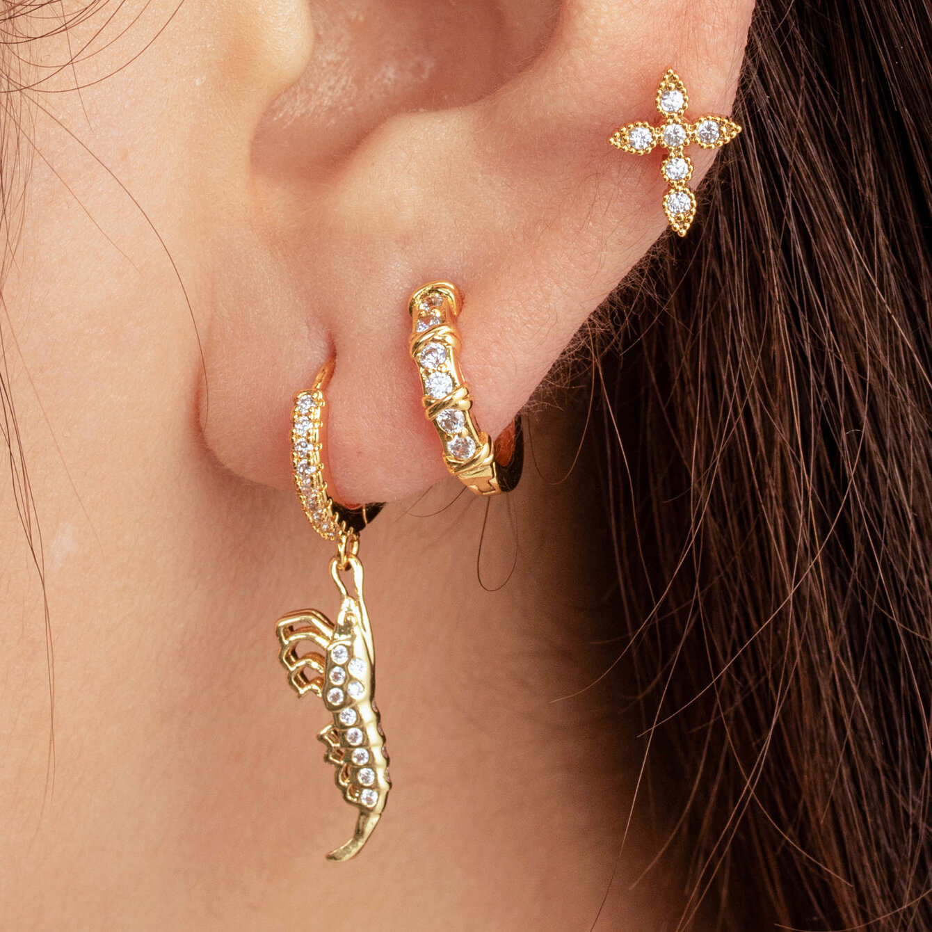 Pendientes de perforación para mujer, serie simple, con forma de cruz clásica de cobre, sin chapado, con circonitas