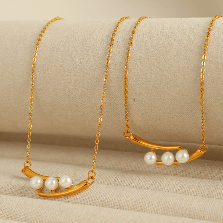 Collar con colgante de perlas artificiales para mujer, serie simple, retro, de acero inoxidable chapado en oro de 18 quilates. h5 Imagen7