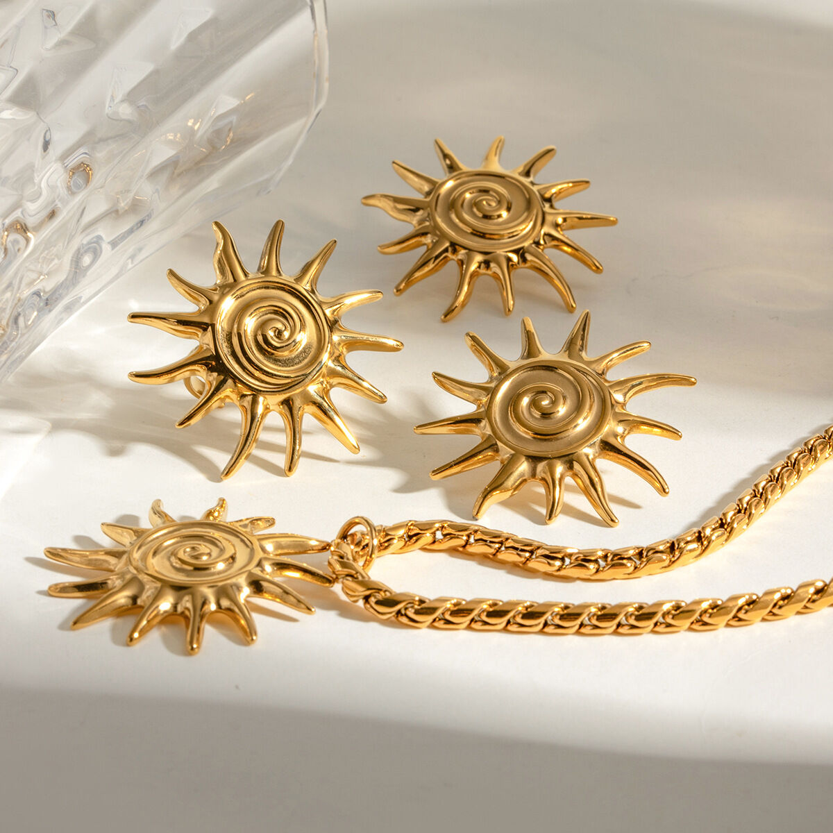 1 par de aretes de botón para mujer, de acero inoxidable chapado en oro de 18 quilates, estilo retro, con diseño de sol y luna. h5 Imagen5