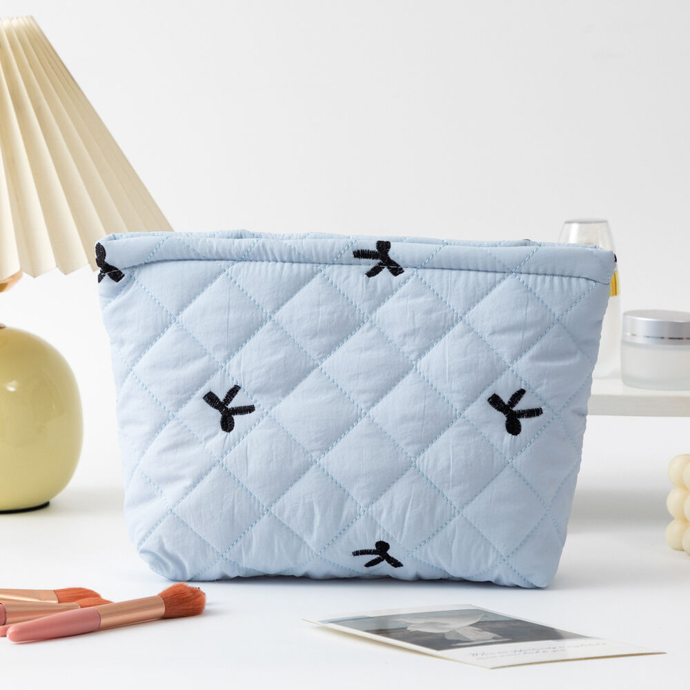 1 Piece Classic Travel Bowknot Portable Large Capacity Pouch With Random Printing Design Women's Quilted Cosmetic Bags Picture11