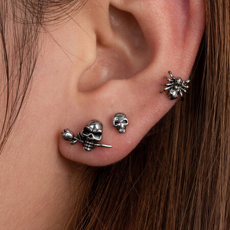 Pendientes de perforación para mujer, de acero titanio, sin chapado, con diseño de calavera clásica, serie simple, 1 unidad
