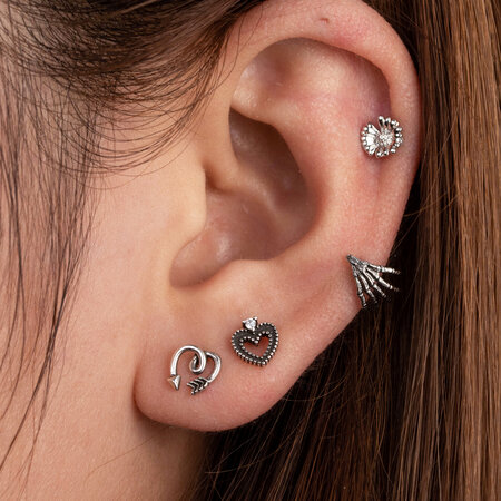 Pendientes de perforación para mujer, de acero titanio, sin chapado, con forma de corazón clásico, de serie simple y circonita