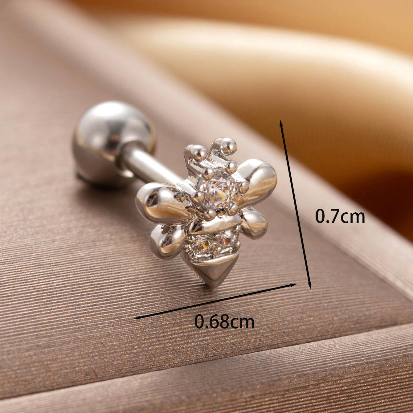 Boucles d'oreilles piercing femme Simple Series Classic Heart en cuivre sans plaquage, ornées de zircon. Image4