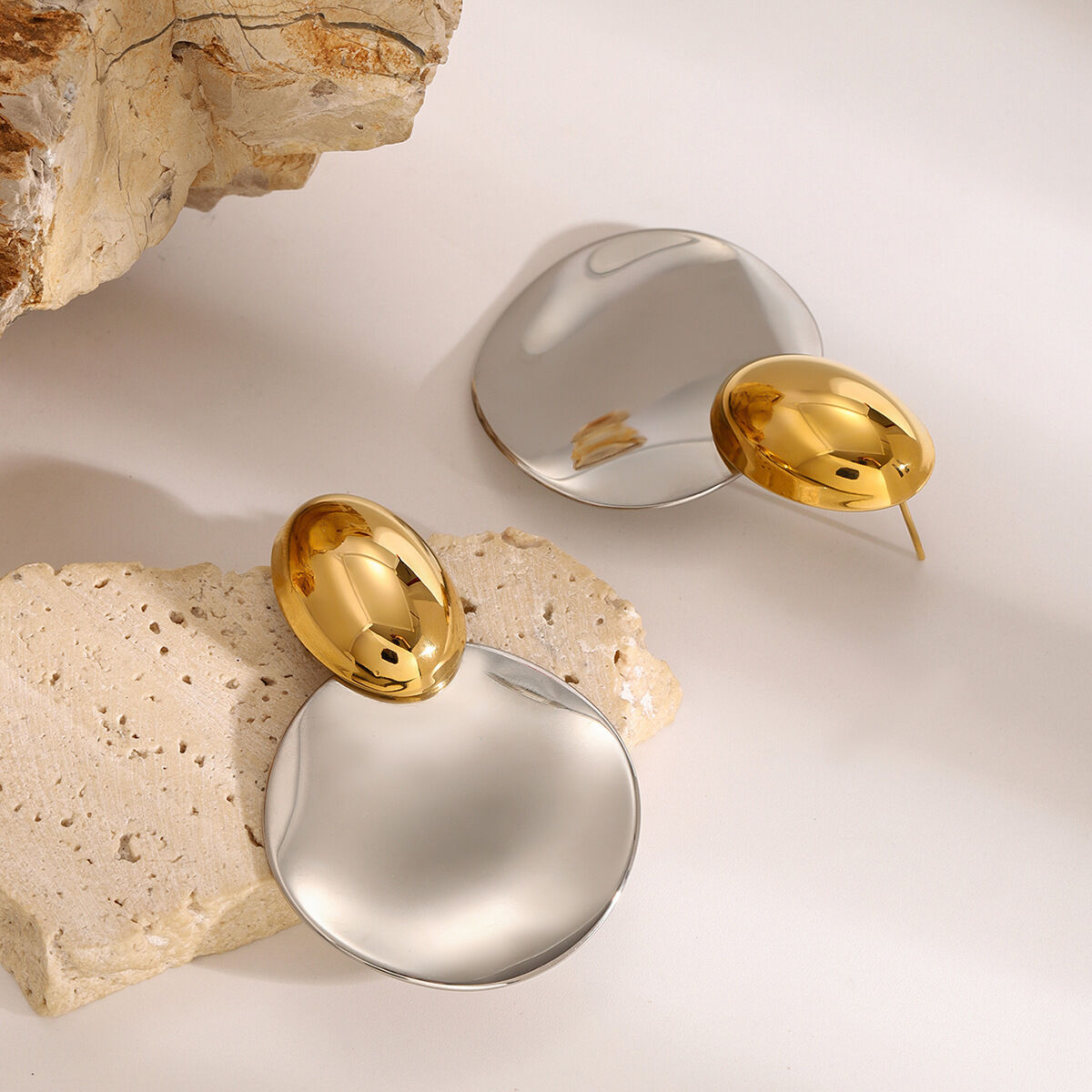 1 pair simple series round stainless steel gold plated women stud earrings Picture5