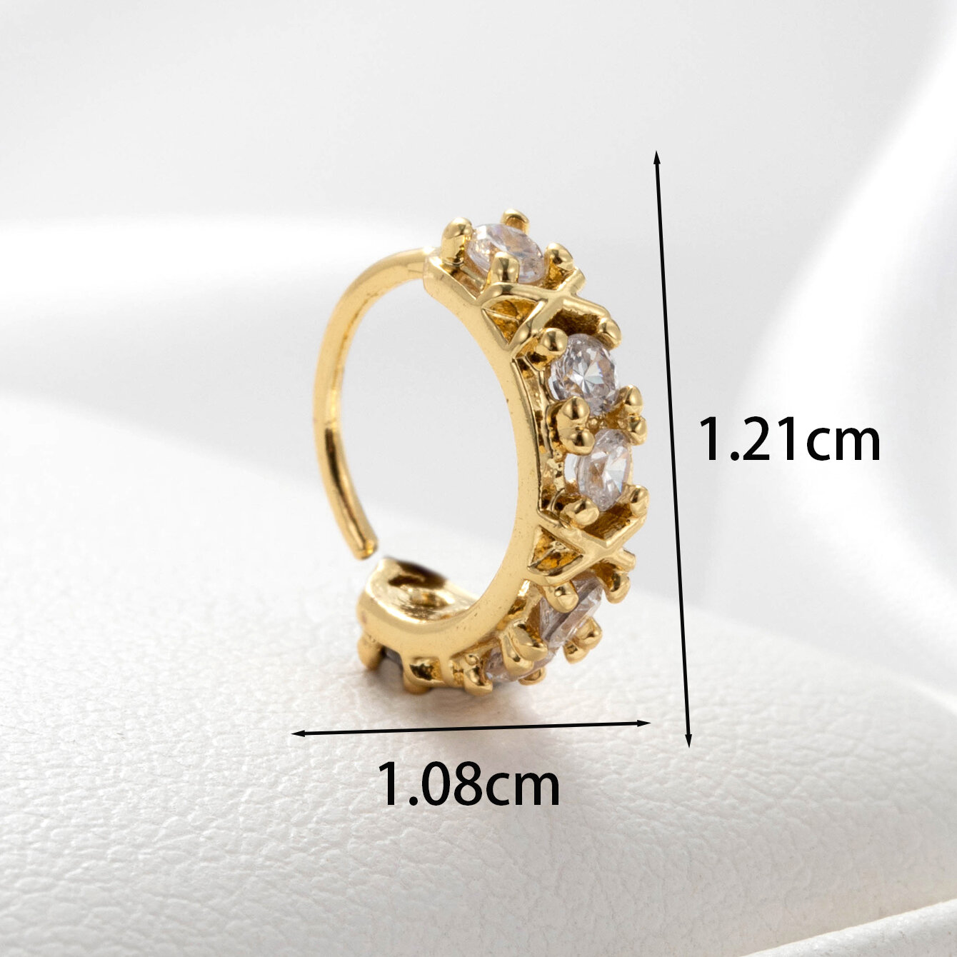 Boucles d'oreilles piercing femme Simple Series Classic Heart en cuivre sans placage, ornées de zircon. h5 Image3