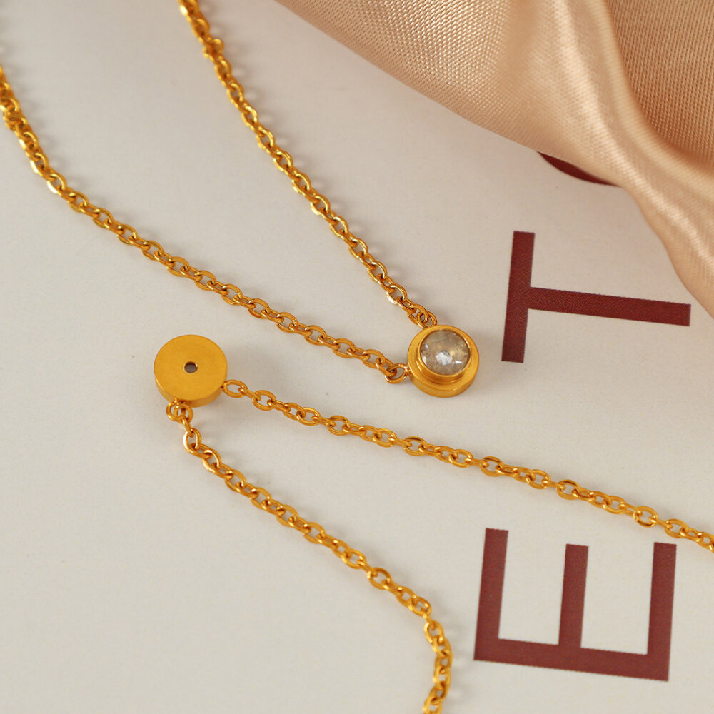 1 pezzo semplice serie semplice geometrico acciaio inossidabile placcato oro 18K zircone donne collane con ciondolo Immagine4