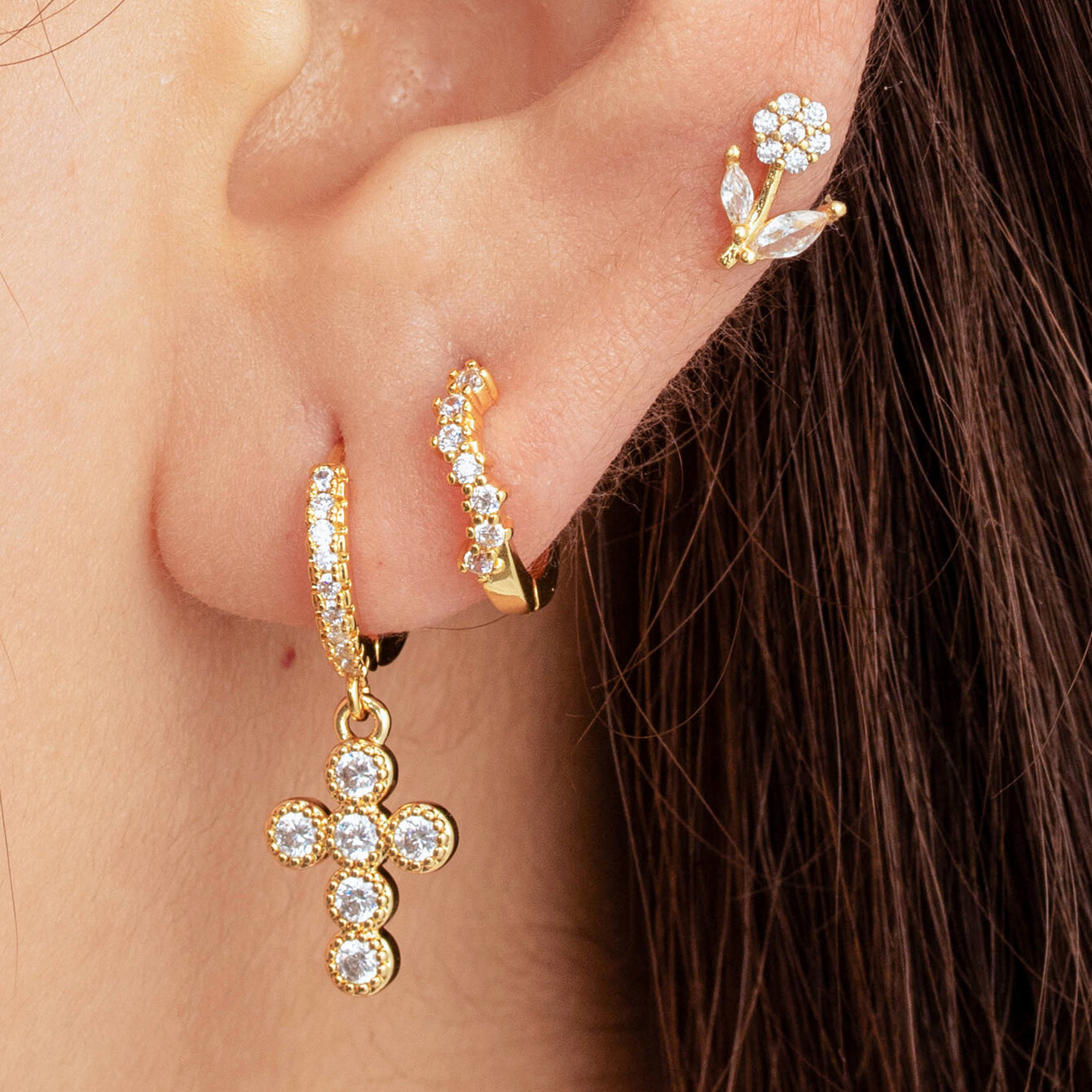 Pendientes de perforación para mujer, serie simple, con diseño clásico de flores, de cobre, sin chapado, con circonitas.