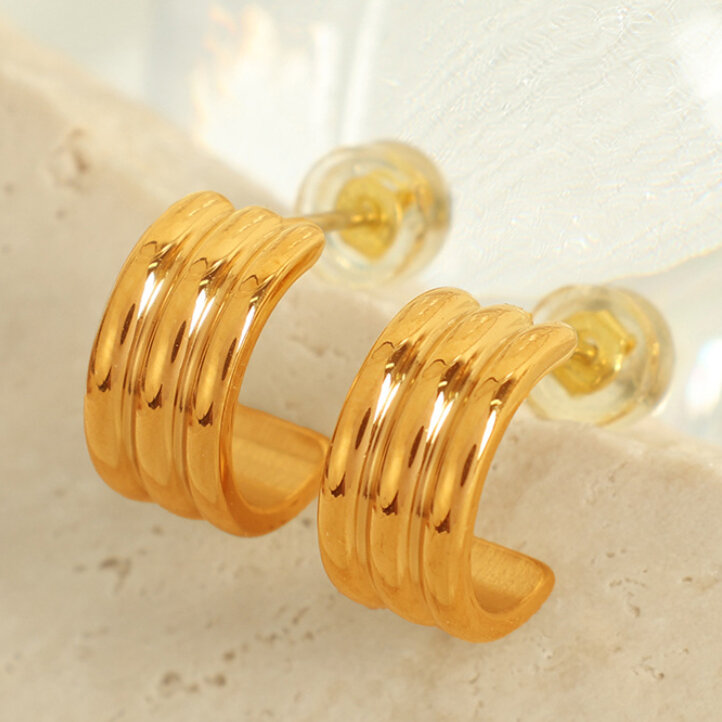 1 paio di orecchini a bottone da donna in acciaio al titanio placcati oro, semplici e classici, geometrici