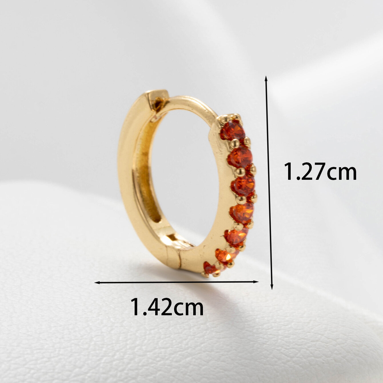 Boucles d'oreilles piercing femme Simple Series Classic Flower en cuivre sans placage, ornées de zircon. Image3