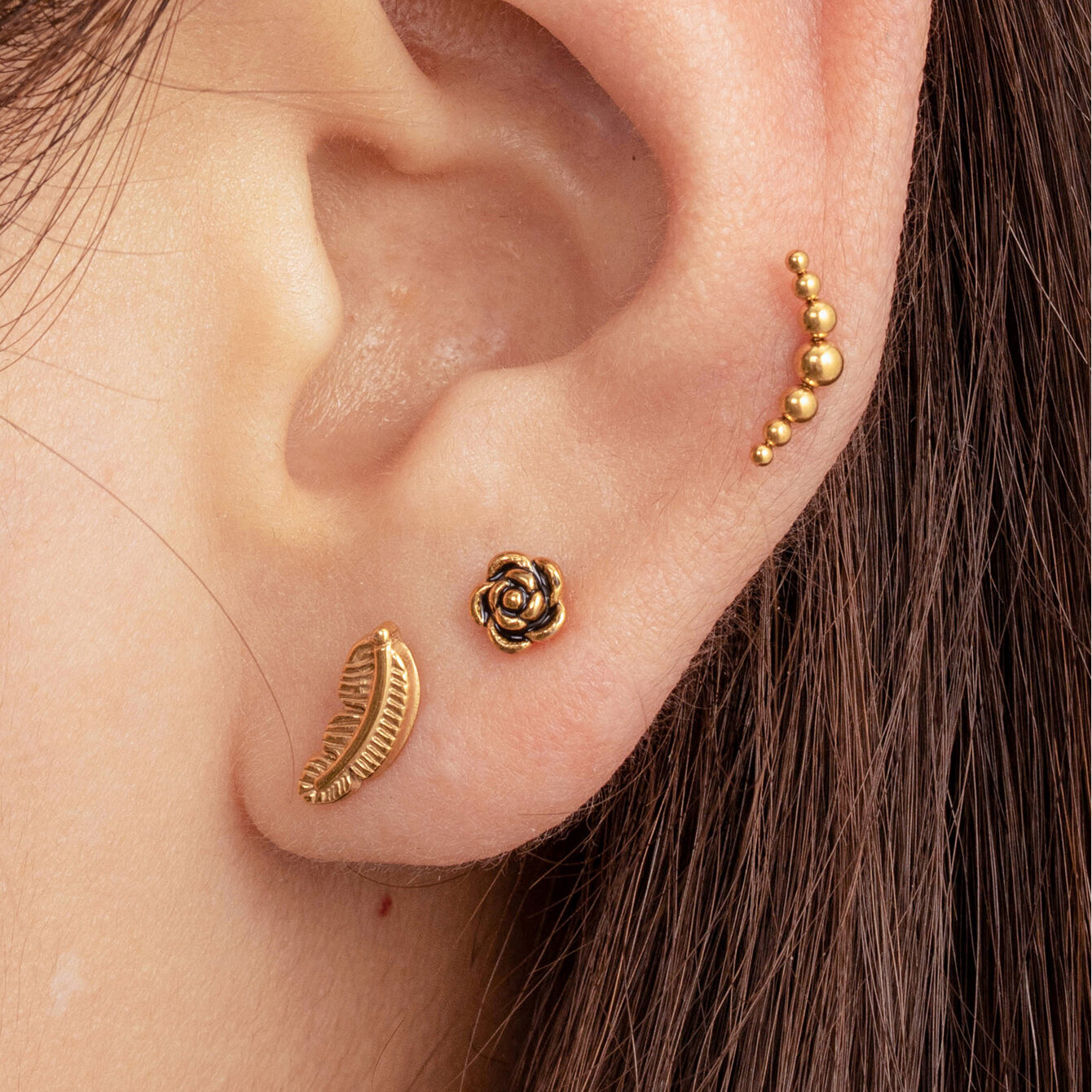 Pendientes de perforación para mujer, de acero titanio, sin chapado, con diseño de flor simple, serie simple, 1 unidad