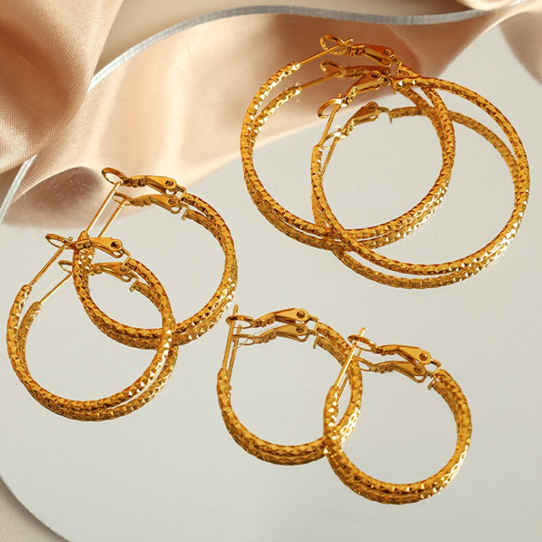 1 paire de boucles d'oreilles créoles classiques en acier inoxydable plaqué or  pour femme, série simple