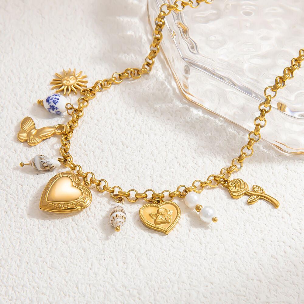 1 pezzo di lusso serie carino cuore in acciaio inossidabile placcato oro 18K conchiglia donne ciondolo collane