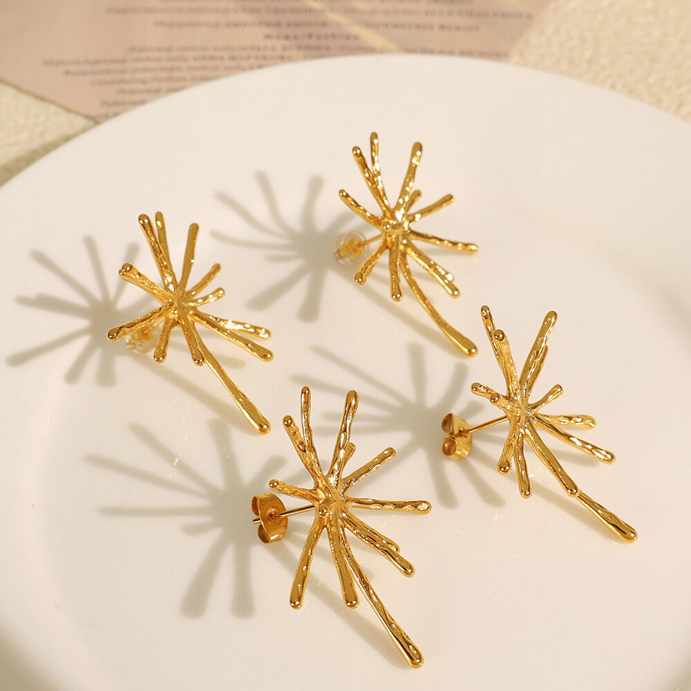 1 pair luxurious series elegant firework shape titanium steel  gold color plated women's stud earrings Picture5