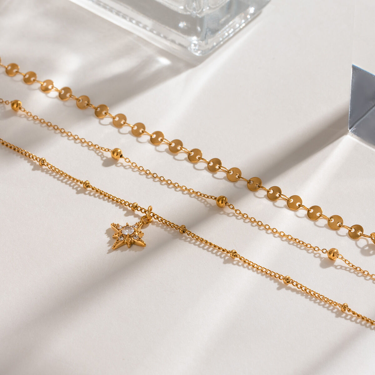 Collar de capas para mujer, serie clásica, estilo retro, sol/luna, de acero inoxidable chapado en oro de 18 quilates con diamantes de imitación. h5 Imagen6