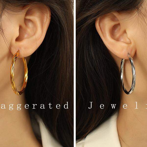 1 paio di orecchini a cerchio da donna in acciaio al titanio geometrico elegante della serie classica placcati in oro h5Immagine7