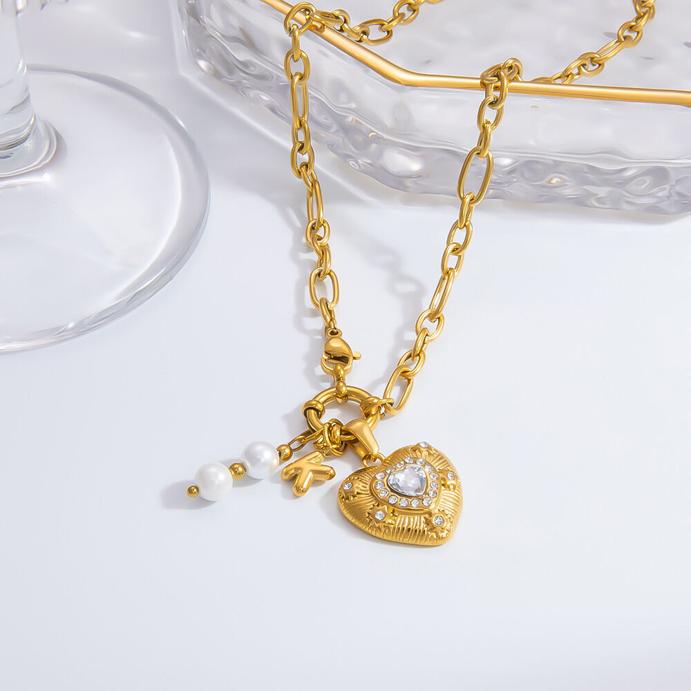 Collar con colgante de acero inoxidable chapado en oro de 18 quilates con diamantes de imitación para mujer, serie romántica, estilo retro, corazón h5Imagen5