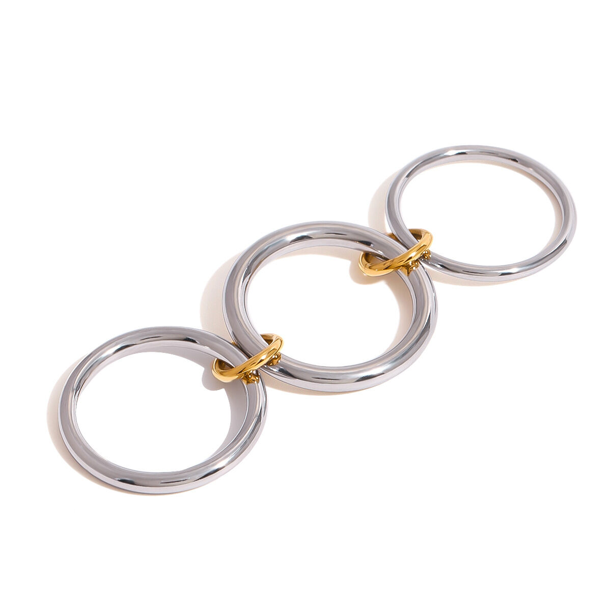 1 Paar klassische, moderne, wasserfeste Damenringe aus Edelstahl in Gold und Silber Bild8