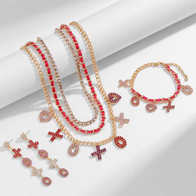 1 Piece Exquisite Series Sparkling Heart Shape Gold Color Alloy Knitted Women's Layered Necklaces