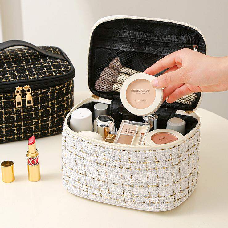 1 Piece Fashionable Series Classic Plaid Chanel's Style Women's Cosmetic Bags 2