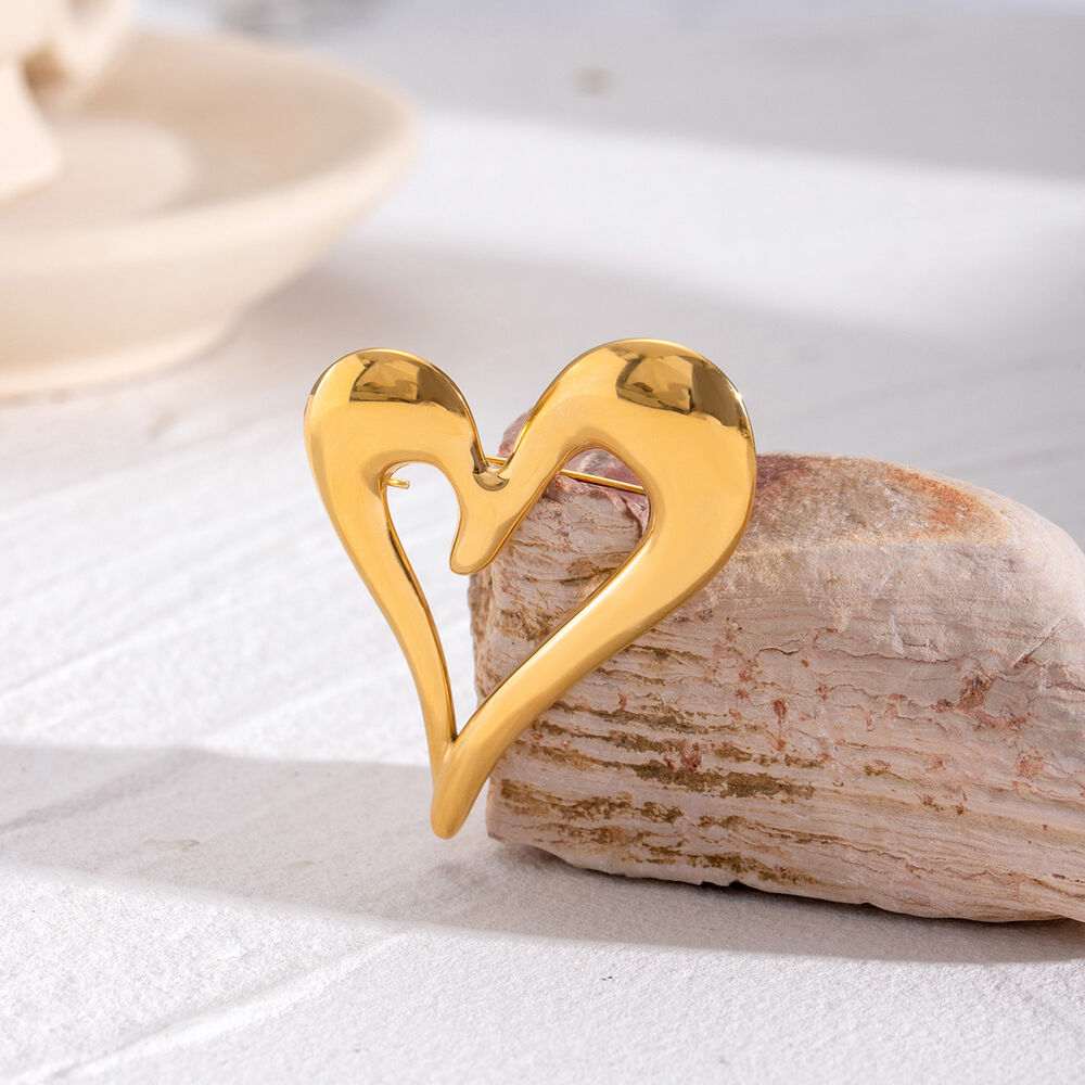 1 Piece Romantic Series Elegant Chic Heart Shape Stainless Steel Waterproof Gold Color Women's Brooches h5Picture5