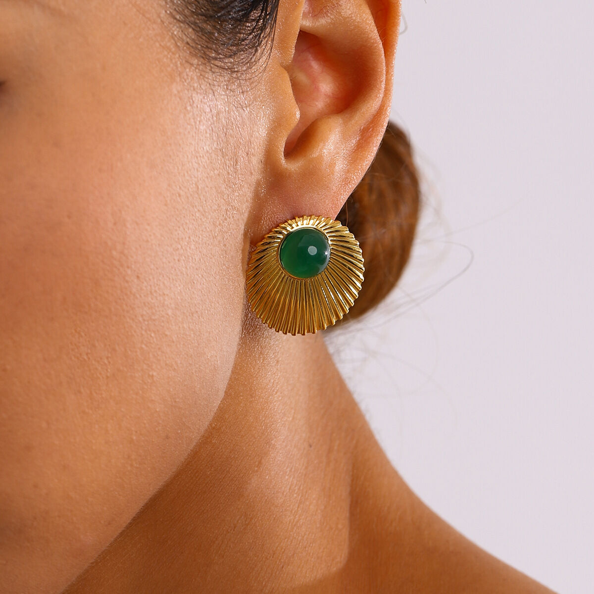 1 paar luxe, klassieke vintage, ringvormige, waterdichte, goudkleurige oorbellen met natuursteen voor dames. h5Afbeelding7