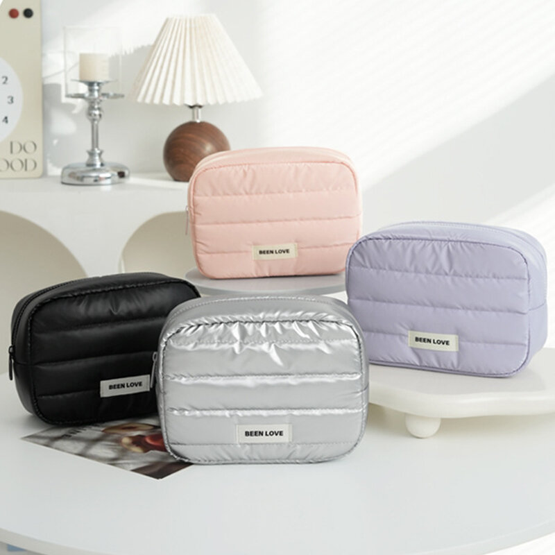 1 Piece Daily Series Plaid Portable Large Capacity Toiletry Women's Cosmetic Bags Picture5