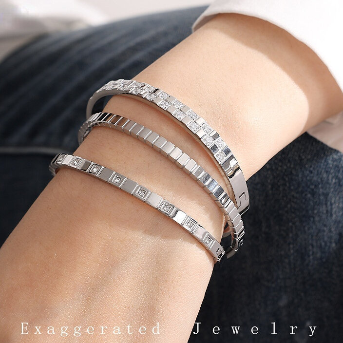 1 stuk Vogue Series Klassieke Geruite Exquisite Designable Roestvrijstalen Waterdichte Goudkleurige Damesarmband h5 Afbeelding6