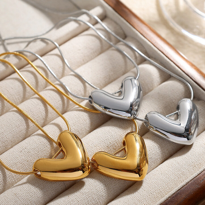 1 Piece Modern Series All-match Heart Shape Stainless Steel Waterproof Gold Color Women's Pendant Necklaces h5 Picture3
