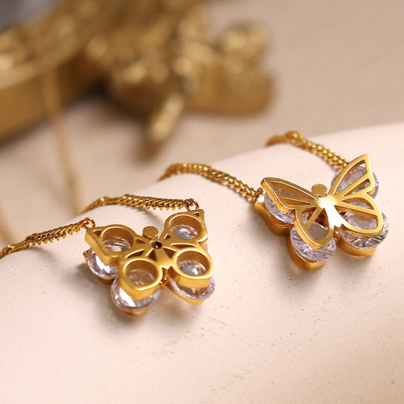 1 Piece Romantic Series Gorgeous Butterfly Shape Stainless Steel Waterproof Gold Color Lightweight Women's Pendant Necklaces Picture4