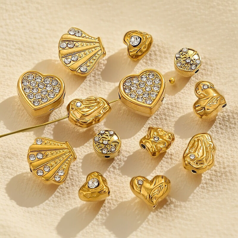 1 Piece Exquisite Series Vintage Deliacate Heart Shape Stainless Steel Waterproof Gold Color Women's Pendants