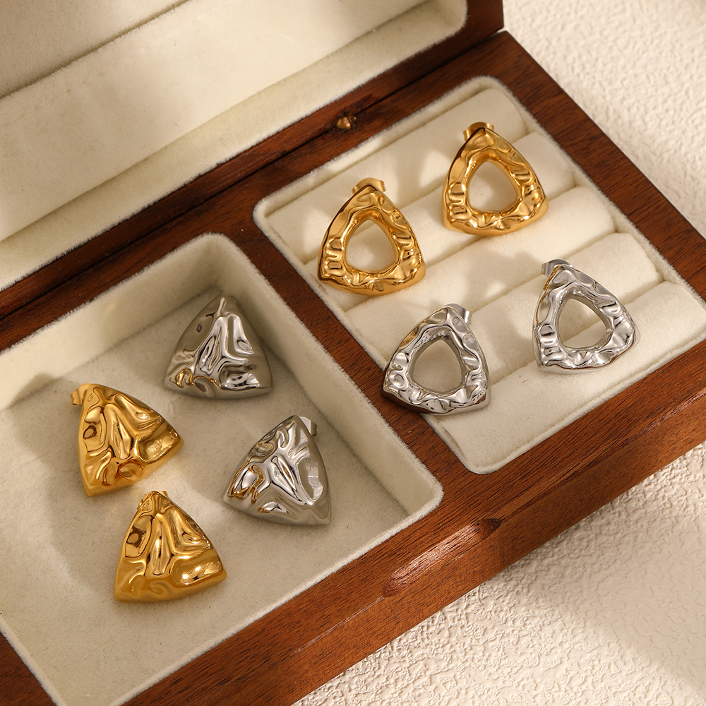 1 Pair Designable Series Retro Triangular Hammered Texture Stainless Steel Waterproof Gold Color Women's Stud Earrings