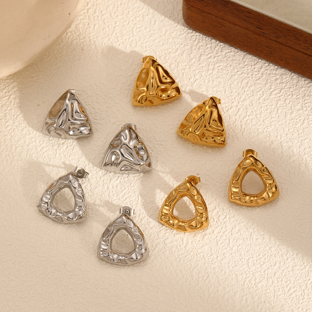 1 Pair Designable Series Retro Triangular Hammered Texture Stainless Steel Waterproof Gold Color Women's Stud Earrings 2