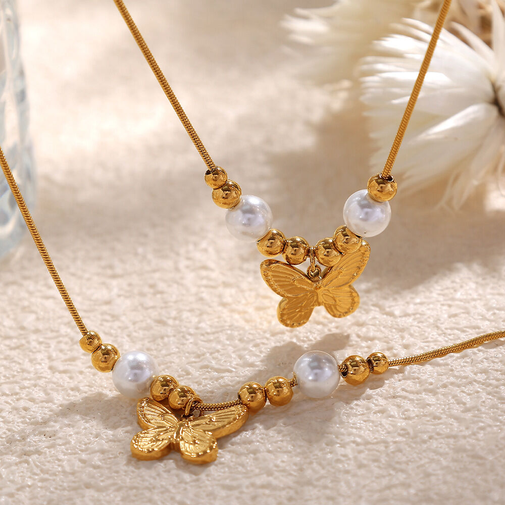 1 Piece Romantic Series Elegant Animal Titanium Steel   Gold Color  Women's Pendant Necklaces 2