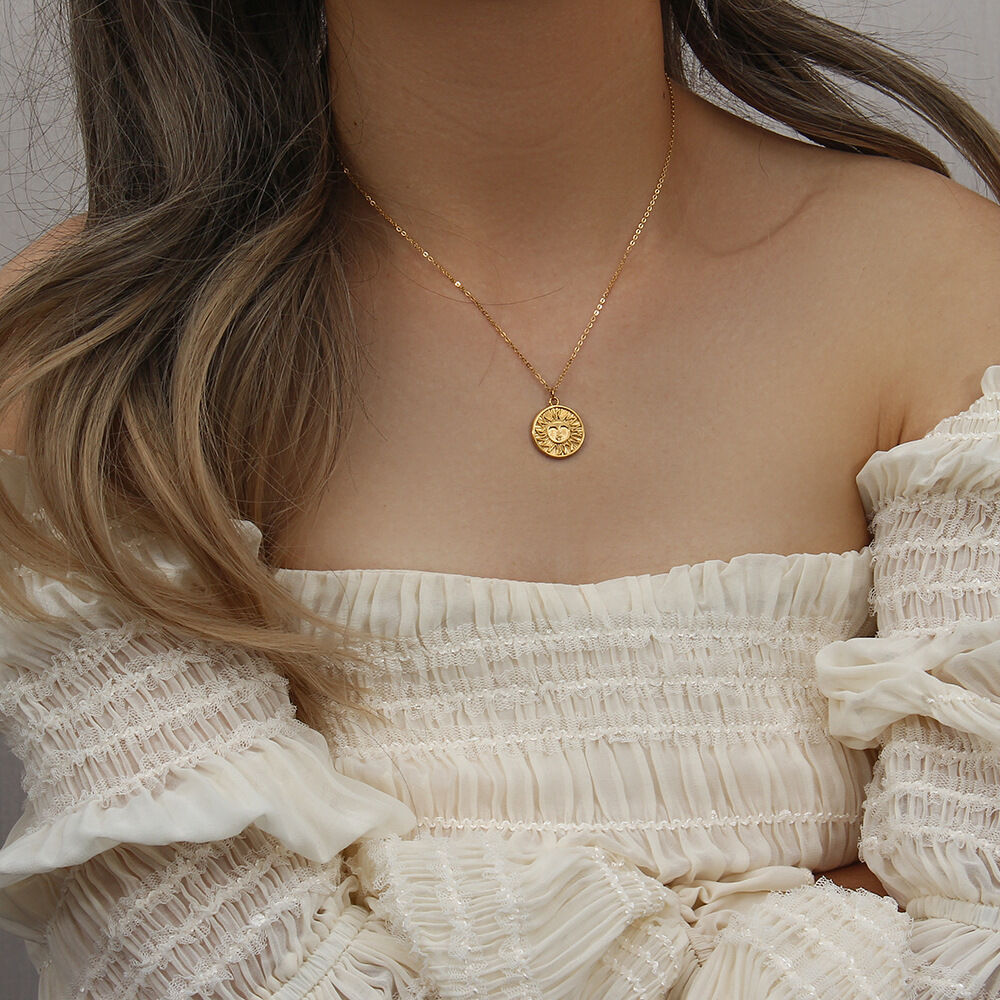 1 Piece Classic Series Classic Sun/Moon Stainless Steel Waterproof   Gold Color  Women's Pendant Necklaces 2