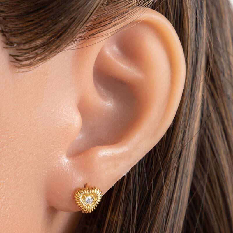 1 pezzo di orecchini a cerchio da donna con cuore semplice in rame senza placcatura e zircone Immagine2