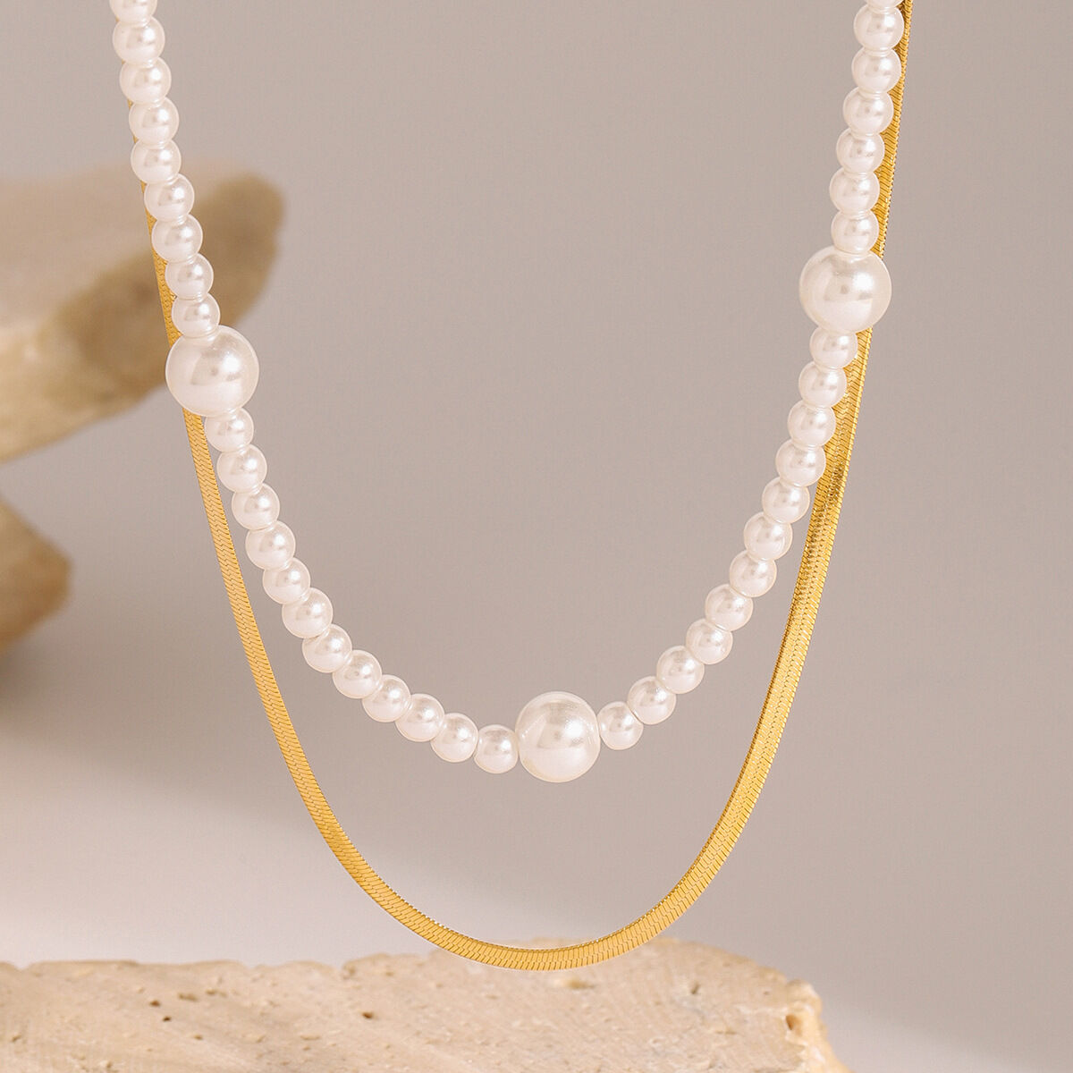 Collana a strati da donna in acciaio inossidabile color oro, impermeabile, alla moda, serie retrò, 1 pezzo